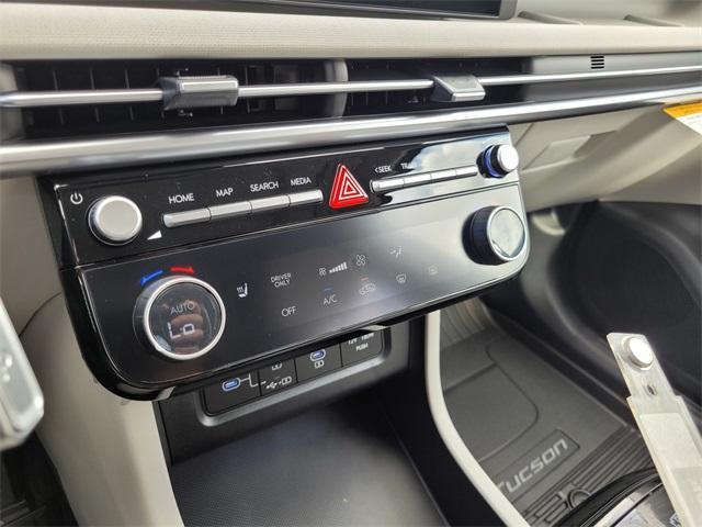 new 2025 Hyundai TUCSON Hybrid car, priced at $39,060