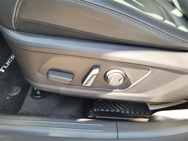 new 2025 Hyundai TUCSON Hybrid car, priced at $40,775
