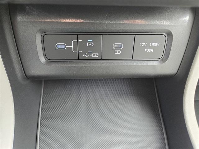 new 2025 Hyundai TUCSON Hybrid car, priced at $40,805