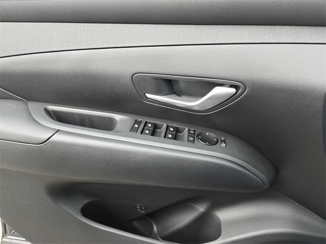 new 2025 Hyundai TUCSON Hybrid car, priced at $37,030