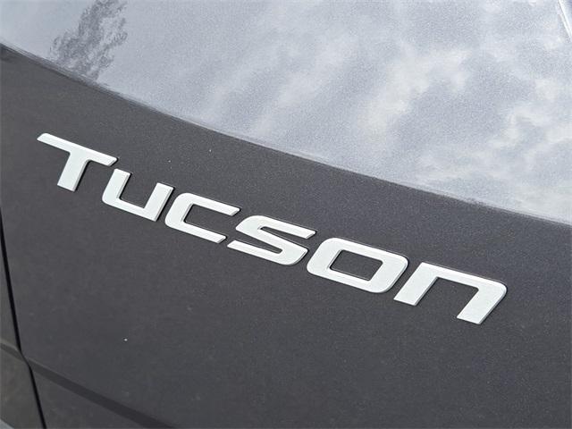 new 2025 Hyundai TUCSON Hybrid car, priced at $37,030