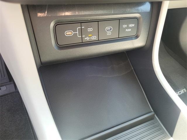 new 2025 Hyundai TUCSON Hybrid car, priced at $41,005