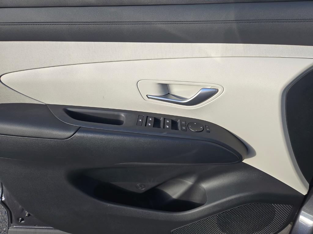 new 2025 Hyundai TUCSON Hybrid car, priced at $35,795