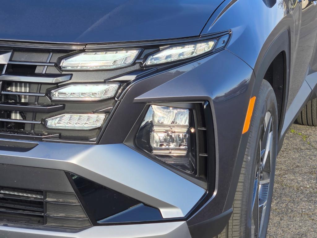 new 2025 Hyundai TUCSON Hybrid car, priced at $35,795
