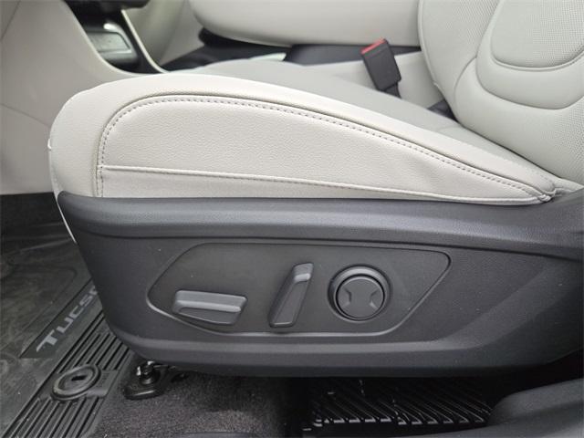 new 2025 Hyundai TUCSON Hybrid car, priced at $42,055