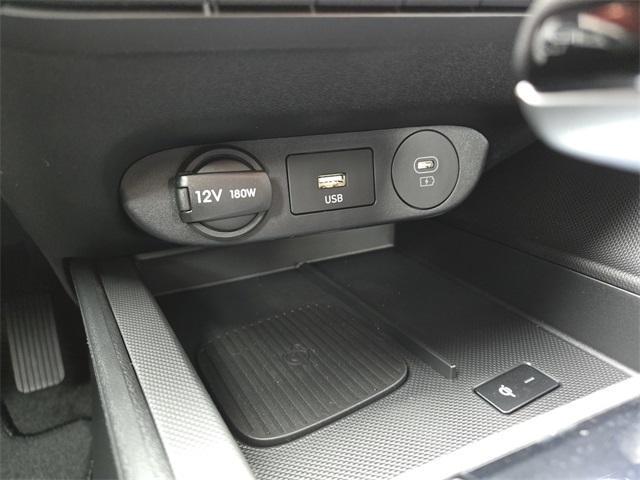 new 2025 Hyundai Elantra car, priced at $26,085