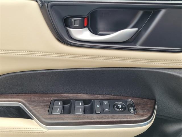 used 2019 Honda Clarity Plug-In Hybrid car, priced at $15,893