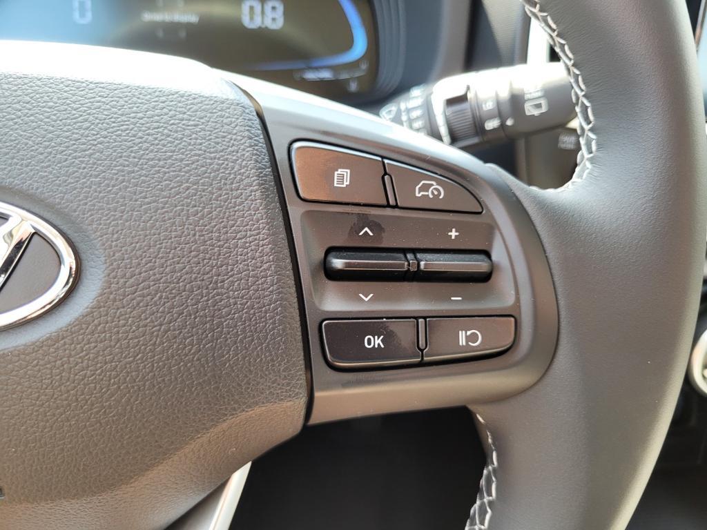 new 2025 Hyundai Venue car, priced at $22,735