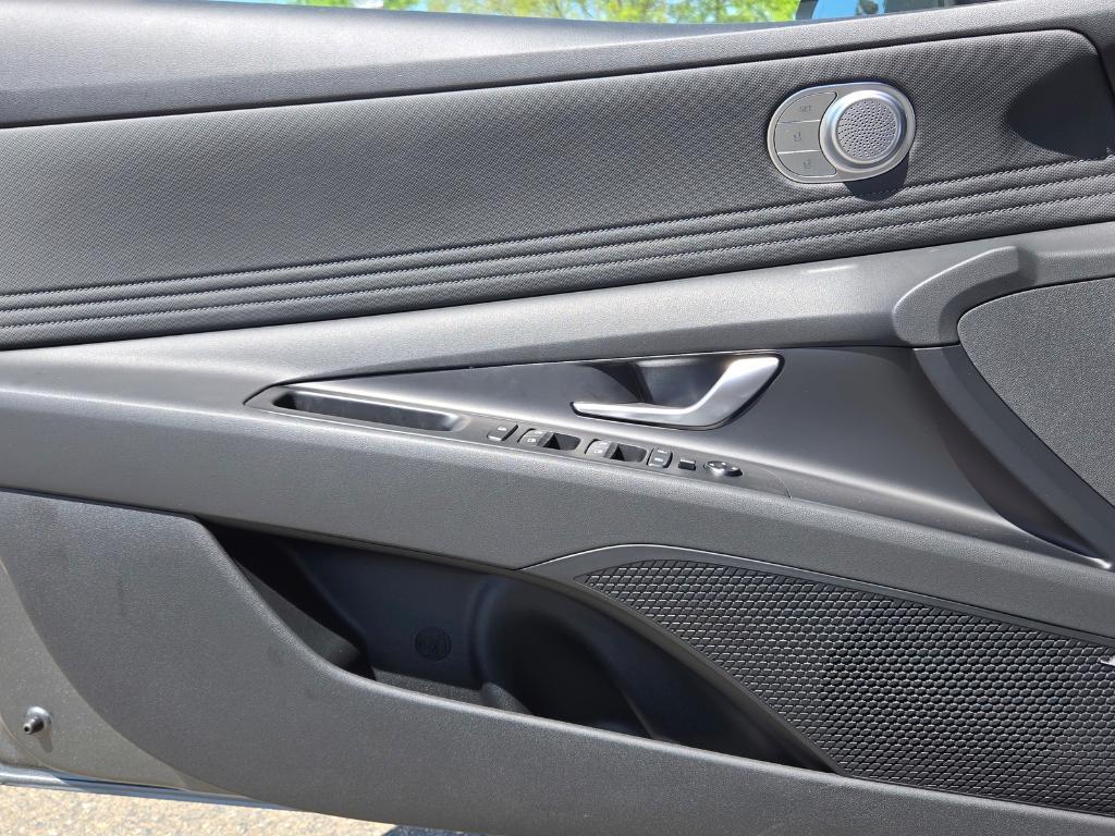 new 2025 Hyundai ELANTRA HEV car, priced at $30,330