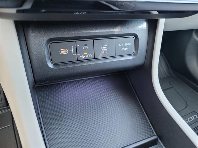 new 2025 Hyundai TUCSON Hybrid car, priced at $40,960