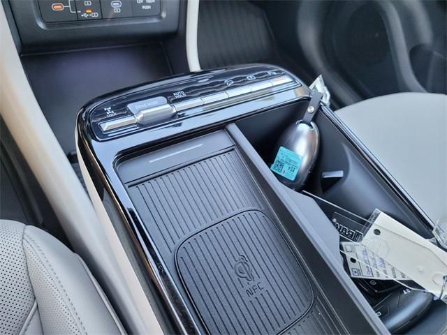 new 2025 Hyundai TUCSON Hybrid car, priced at $40,960