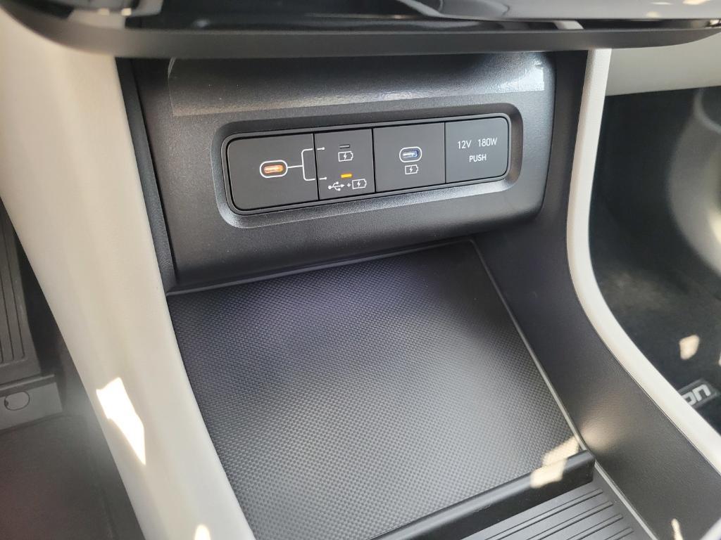 new 2025 Hyundai TUCSON Hybrid car, priced at $42,595