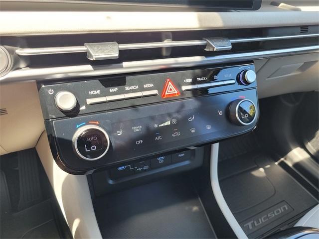 new 2025 Hyundai TUCSON Hybrid car, priced at $38,560