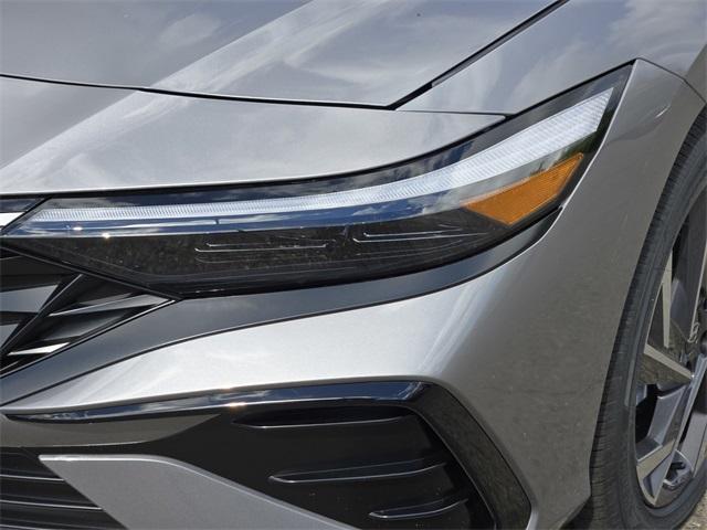 new 2025 Hyundai Elantra car
