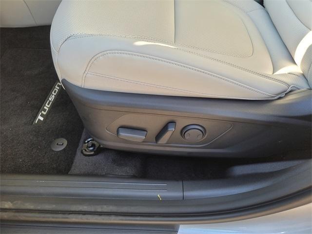 new 2026 Hyundai TUCSON Hybrid car