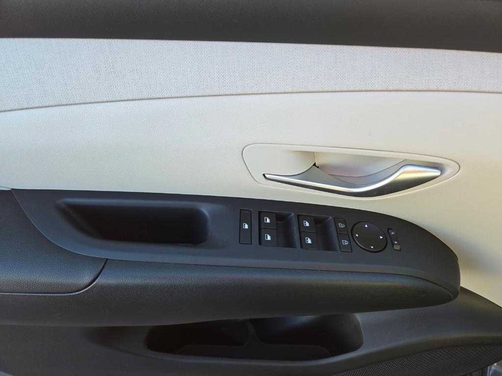 new 2025 Hyundai TUCSON Hybrid car, priced at $35,785