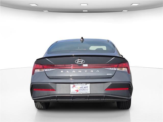 new 2025 Hyundai Elantra HEV car