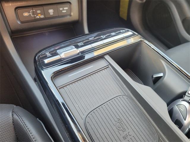 new 2025 Hyundai TUCSON Hybrid car, priced at $42,255