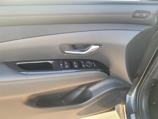 new 2025 Hyundai TUCSON Hybrid car, priced at $42,255