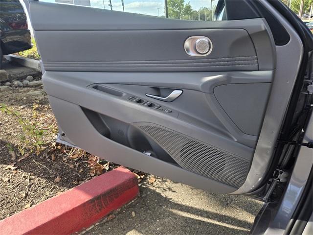 new 2025 Hyundai ELANTRA HEV car, priced at $26,320