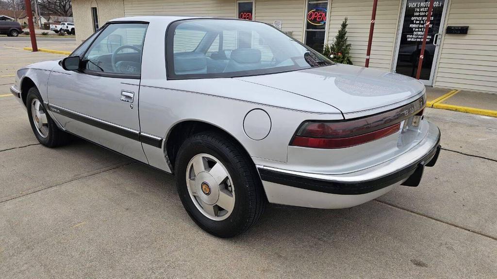 used 1990 Buick Reatta car, priced at $5,899