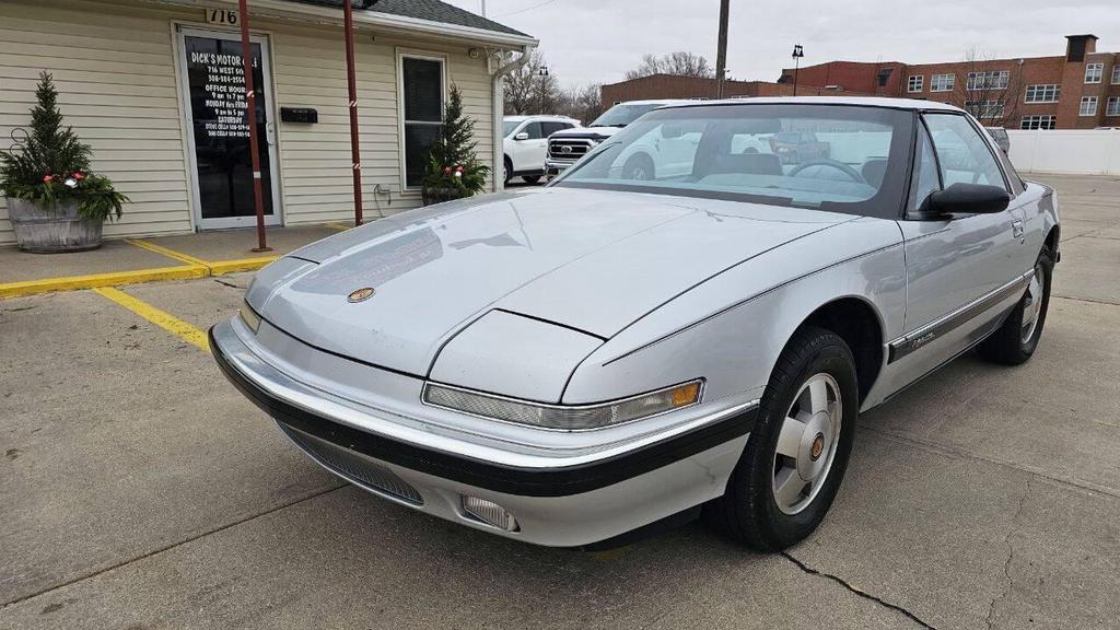 used 1990 Buick Reatta car, priced at $5,899