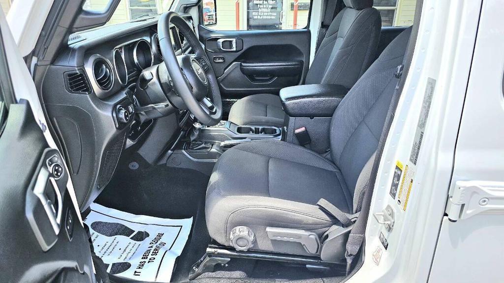 used 2023 Jeep Gladiator car, priced at $33,899