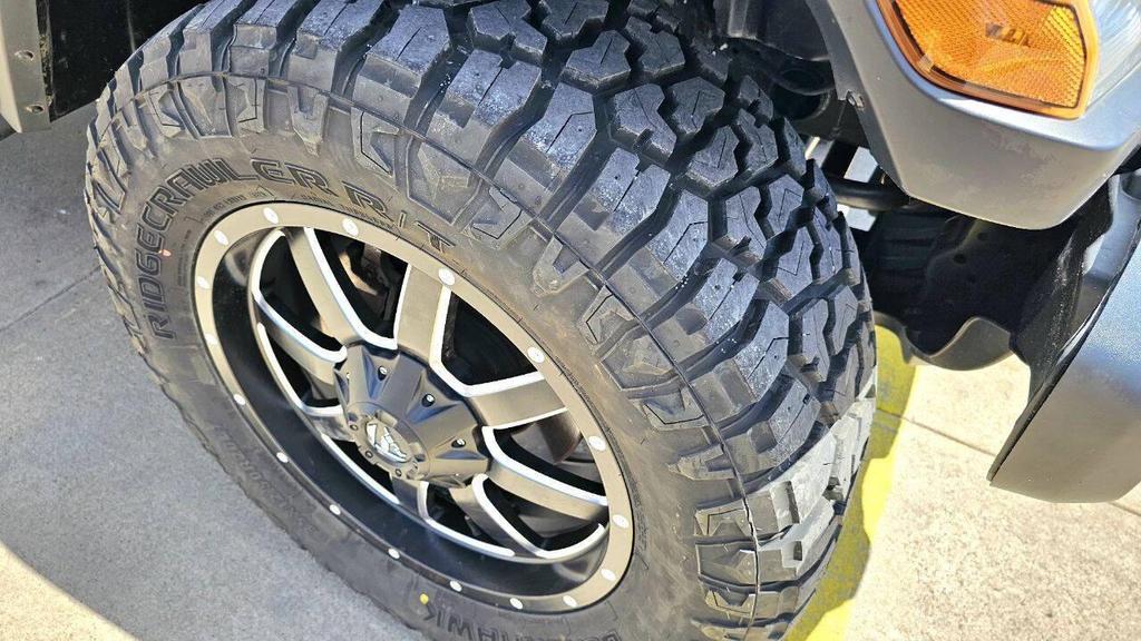 used 2023 Jeep Gladiator car, priced at $33,899