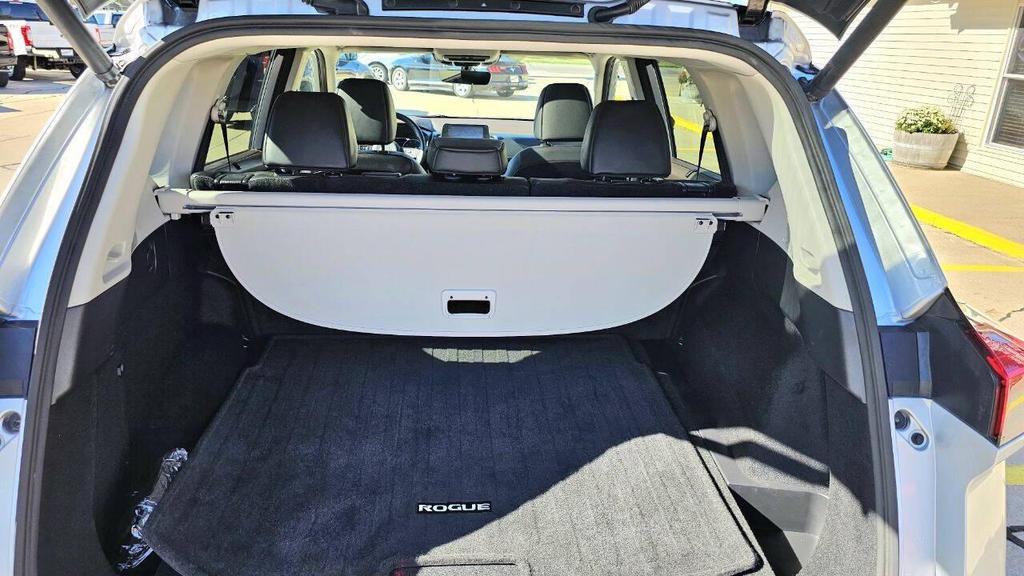 used 2022 Nissan Rogue car, priced at $24,899