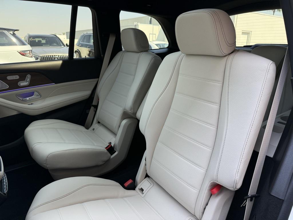 new 2025 Mercedes-Benz GLS 580 car, priced at $117,645