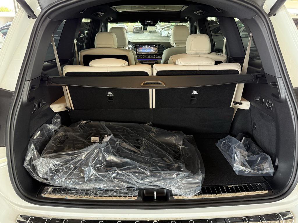 new 2025 Mercedes-Benz GLS 580 car, priced at $117,645