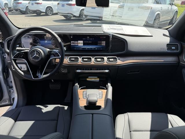 new 2025 Mercedes-Benz GLE 450 car, priced at $76,860