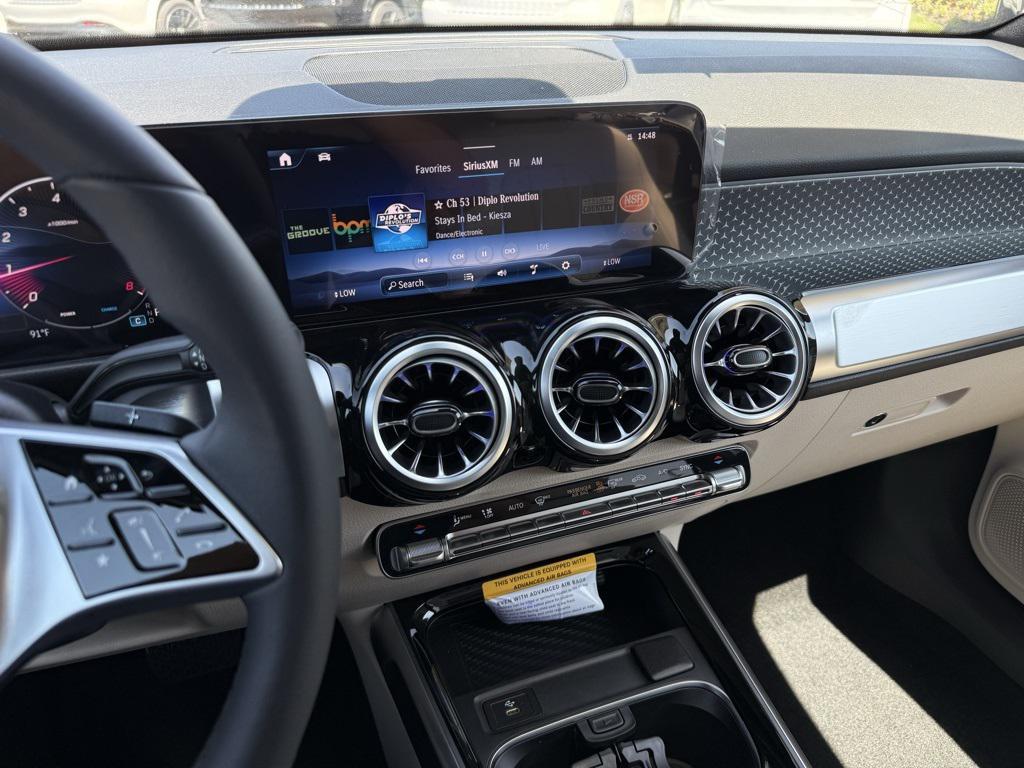 new 2025 Mercedes-Benz GLB 250 car, priced at $50,665