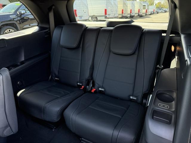 new 2025 Mercedes-Benz GLS 450 car, priced at $99,100