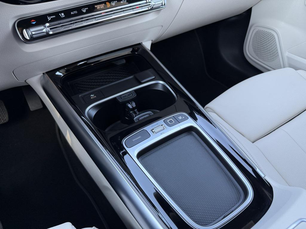 used 2025 Mercedes-Benz GLA 250 car, priced at $40,998