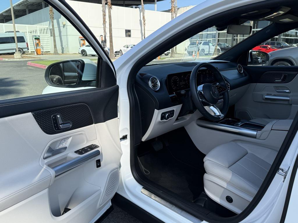 used 2025 Mercedes-Benz GLA 250 car, priced at $40,998