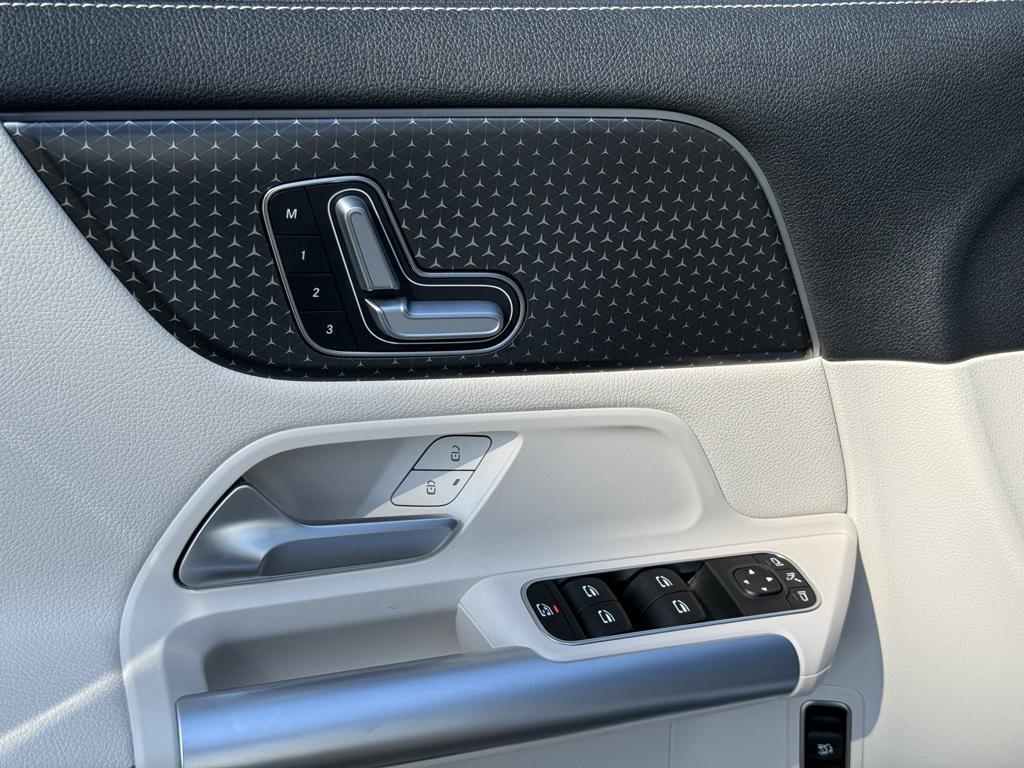 used 2025 Mercedes-Benz GLA 250 car, priced at $40,998