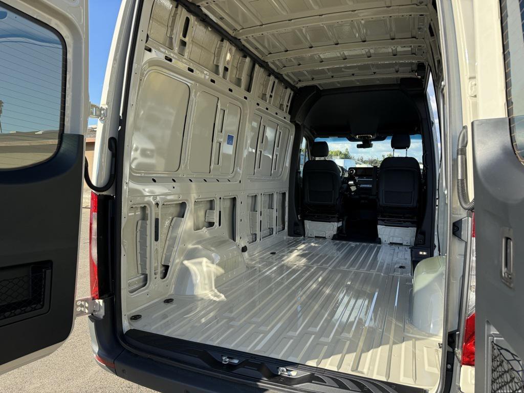new 2026 Mercedes-Benz Sprinter 2500 car, priced at $76,986