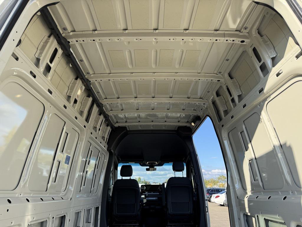 new 2026 Mercedes-Benz Sprinter 2500 car, priced at $76,986
