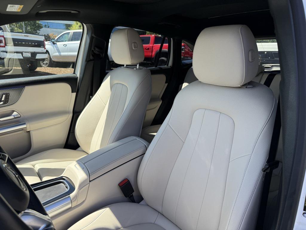 used 2025 Mercedes-Benz GLA 250 car, priced at $39,998