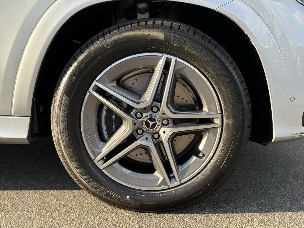 new 2026 Mercedes-Benz GLE 450 car, priced at $76,100