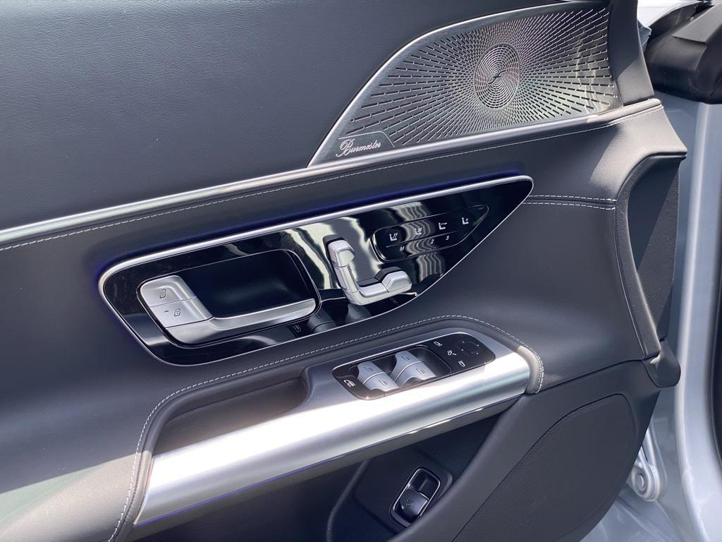 new 2025 Mercedes-Benz AMG SL 55 car, priced at $150,930