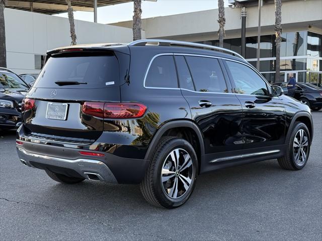 new 2025 Mercedes-Benz GLB 250 car, priced at $47,145