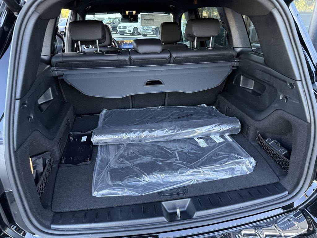 new 2025 Mercedes-Benz GLB 250 car, priced at $47,145