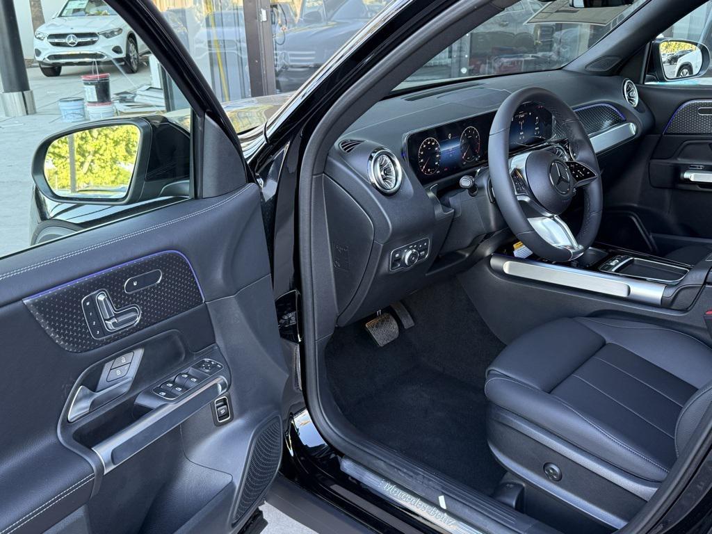 new 2025 Mercedes-Benz GLB 250 car, priced at $47,145