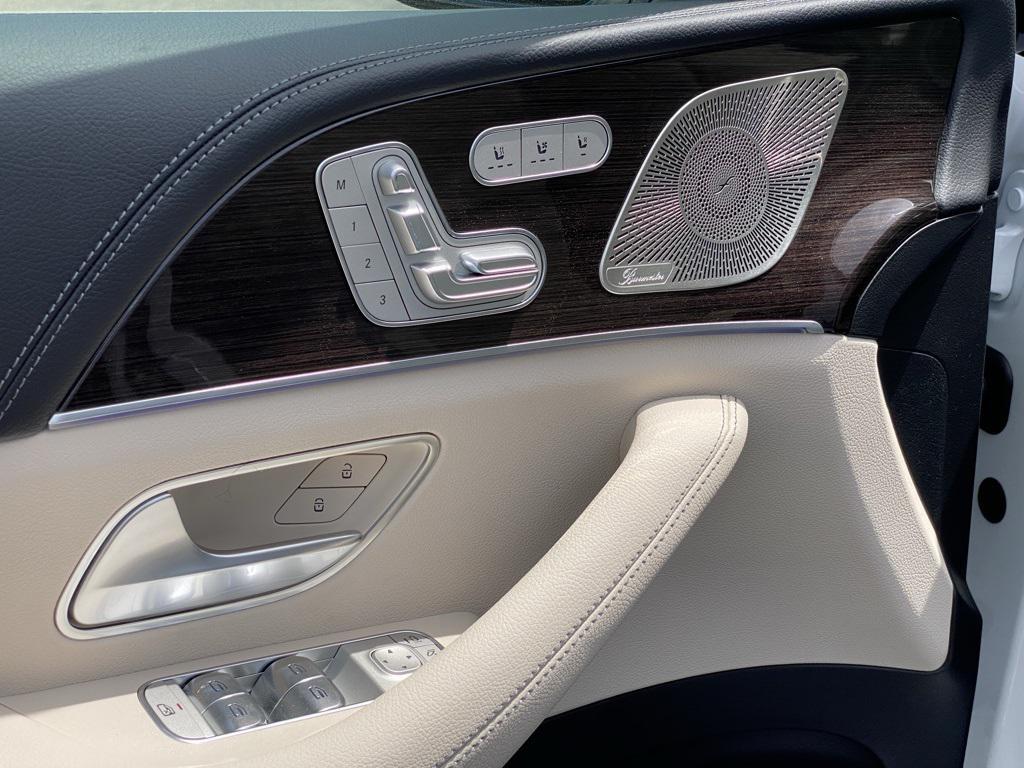new 2025 Mercedes-Benz GLS 580 car, priced at $119,750