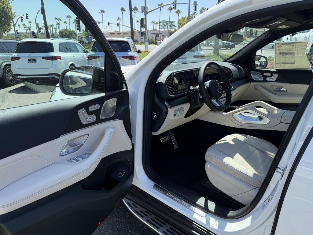 new 2025 Mercedes-Benz GLS 580 car, priced at $117,695