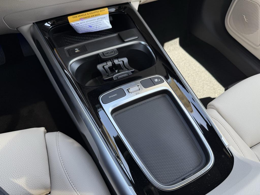 new 2025 Mercedes-Benz GLB 250 car, priced at $50,665