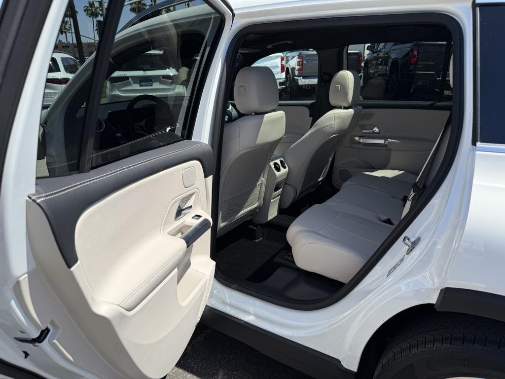 new 2025 Mercedes-Benz GLB 250 car, priced at $50,665