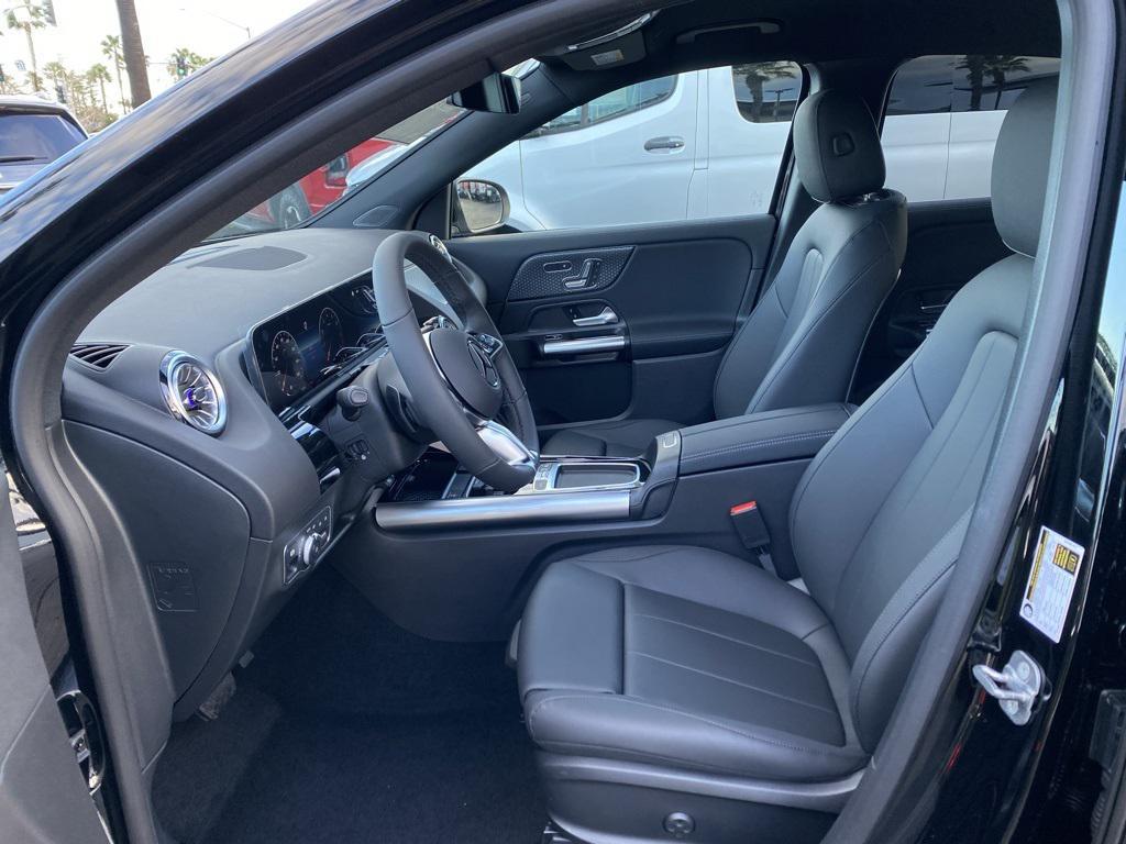 new 2025 Mercedes-Benz GLA 250 car, priced at $47,870